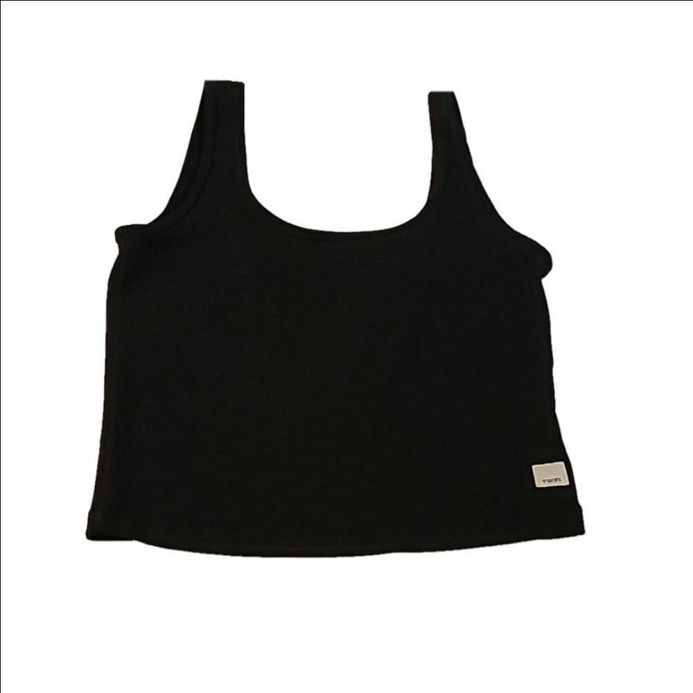 #29 Vuori Essentials Tank Top Crop T901